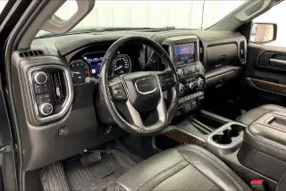 GMC Sierra 1500 2019 4x4 Denali 4dr Crew Cab 5.8 ft. SB