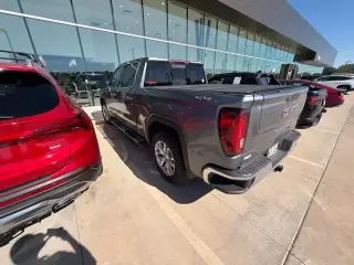 GMC Sierra 1500 2019 4x4 SLT 4 puertas Crew Cab 6.6 ft. SB
