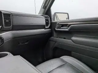 GMC Sierra 1500 2025 4x2 SLT 4dr Crew Cab 5.8 ft. SB