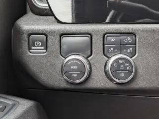 GMC Sierra 1500 2025 4x2 SLT 4dr Crew Cab 5.8 ft. SB