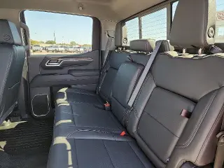 Chevrolet Silverado 1500 2026 4x4 LT 4 puertas cabina completa 6.6 ft. SB