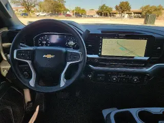 Chevrolet Silverado 1500 2026 4x4 LT 4 puertas cabina completa 6.6 ft. SB