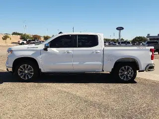 Chevrolet Silverado 1500 2026 4x4 LT 4 puertas cabina completa 6.6 ft. SB