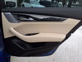 Cadillac CT5 2023 Premium Luxury Sedán 4 puertas