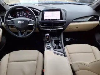 Cadillac CT5 2023 Premium Luxury Sedán 4 puertas