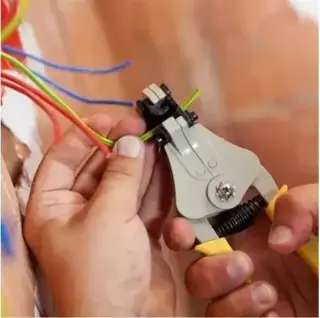 ELECTRICISTA PROFESIONAL