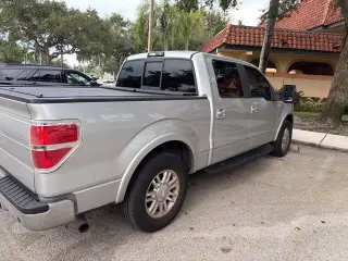 Ford F-150 2011 4x2 XLT 4 puertas SuperCrew Style de carrocería 5.5 pies SB