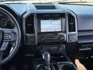 Ford F-150 2016 4x4 XLT 4dr SuperCrew 5.5 ft. SB
