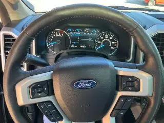 Ford F-150 2019 4x4 Lariat 4dr SuperCrew con motor de 5.5 pies de largo SB.