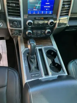 Ford F-150 2019 4x4 Lariat 4dr SuperCrew con motor de 5.5 pies de largo SB.