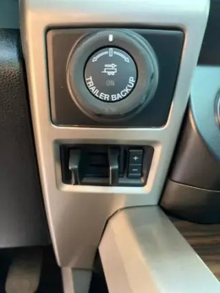 Ford F-150 2019 4x4 Lariat 4dr SuperCrew con motor de 5.5 pies de largo SB.