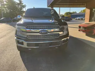 Ford F-150 2019 4x4 Lariat 4dr SuperCrew con motor de 5.5 pies de largo SB.