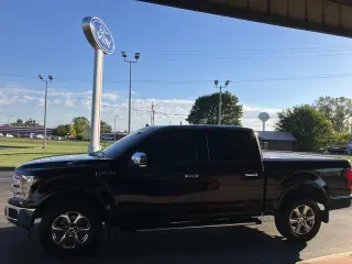 Ford F-150 2019 4x4 Lariat 4dr SuperCrew con motor de 5.5 pies de largo SB.
