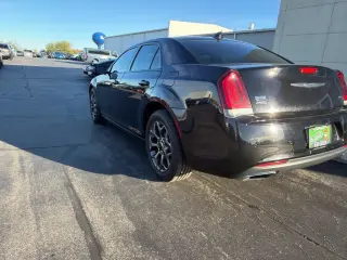 2016 Chrysler 300