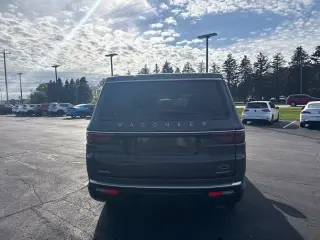 2022 Jeep Wagoneer