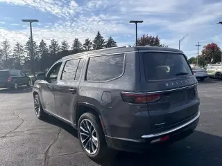 2022 Jeep Wagoneer