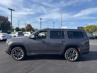 2022 Jeep Wagoneer