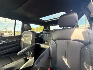 2022 Jeep Wagoneer