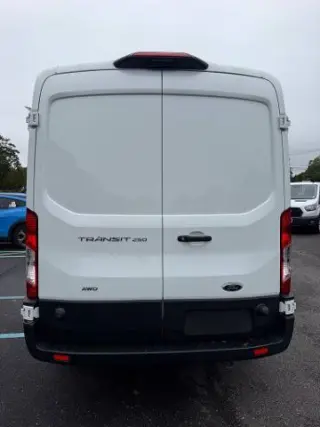 Ford Transit 2024 AWD 250 3dr LWB Techo Medio Furgón de Carga