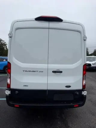 Ford Transit 2024 AWD 250 3dr LWB Techo Medio Furgón de Carga