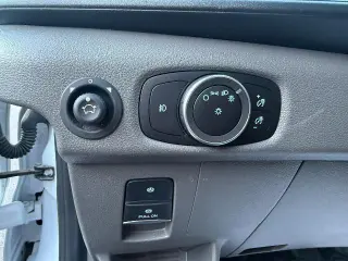 Ford Transit 2025 250 3 puertas SWB techo bajo furgoneta de carga