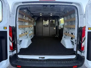 Ford Transit 2025 250 3 puertas SWB techo bajo furgoneta de carga