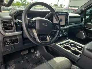 Ford F-350 Super Duty 2022 4x2 XL 4dr Crew Cab 6.8 ft. SB SRW Pickup