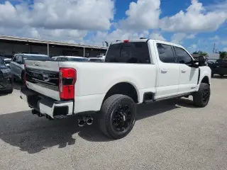 Ford F-350 Super Duty 2022 4x2 XL 4dr Crew Cab 6.8 ft. SB SRW Pickup