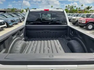 Ford F-350 Super Duty 2022 4x2 XL 4dr Crew Cab 6.8 ft. SB SRW Pickup