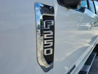 Ford F-250 Super Duty 2019 4x4 XLT 4dr Crew Cab 6.8 ft. SB Pickup