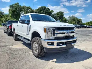 Ford F-250 Super Duty 2019 4x4 XLT 4dr Crew Cab 6.8 ft. SB Pickup