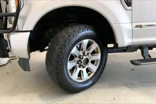 Ford F-250 Super Duty 2018 4x4 Platinum 4dr Crew Cab 8 ft. LB Pickup