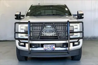 Ford F-250 Super Duty 2018 4x4 Platinum 4dr Crew Cab 8 ft. LB Pickup