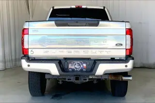 Ford F-250 Super Duty 2018 4x4 Platinum 4dr Crew Cab 8 ft. LB Pickup