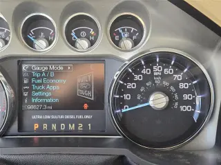 Ford F-250 Super Duty 2011 4x4 Lariat 4dr Crew Cab 6.8 ft. Pickup