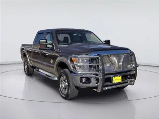 Ford F-250 Super Duty 2011 4x4 Lariat 4dr Crew Cab 6.8 ft. Pickup
