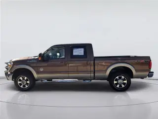 Ford F-250 Super Duty 2011 4x4 Lariat 4dr Crew Cab 6.8 ft. Pickup