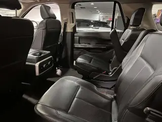 Ford Expedition 2023 4x4 XLT 4dr SUV