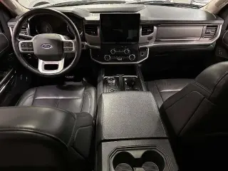 Ford Expedition 2023 4x4 XLT 4dr SUV
