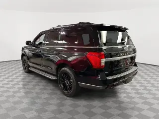 Ford Expedition 2023 4x4 XLT 4dr SUV