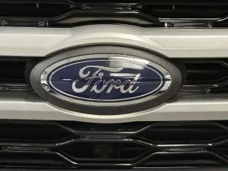 Ford Expedition 2023 4x4 XLT 4dr SUV