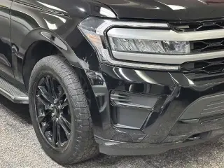 Ford Expedition 2023 4x4 XLT 4dr SUV
