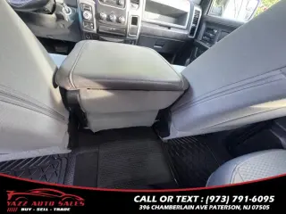 2017 Ram 1500 Express 4x4 Quad Cab 6''4" Box