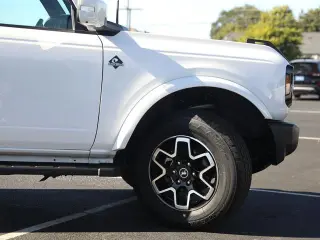 Ford Bronco 2023 4x4 Outer Banks 4dr SUV