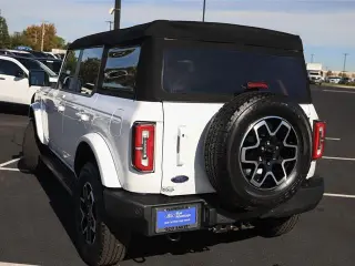 Ford Bronco 2023 4x4 Outer Banks 4dr SUV