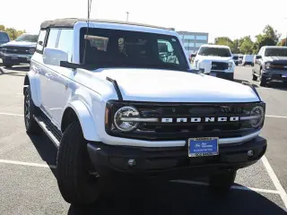 Ford Bronco 2023 4x4 Outer Banks 4dr SUV