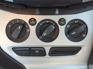 Ford Focus 2014 SE 4dr Sedán
