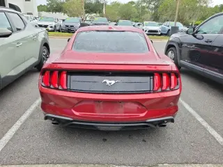 Ford Mustang 2019 EcoBoost fastback de 2 puertas