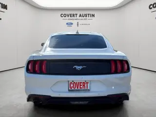 Ford Mustang 2022 EcoBoost 2d Fastback