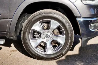 Ram 1500 2020 4x2 Laramie 4dr Crew Cab 5.6 ft. SB Pickup
